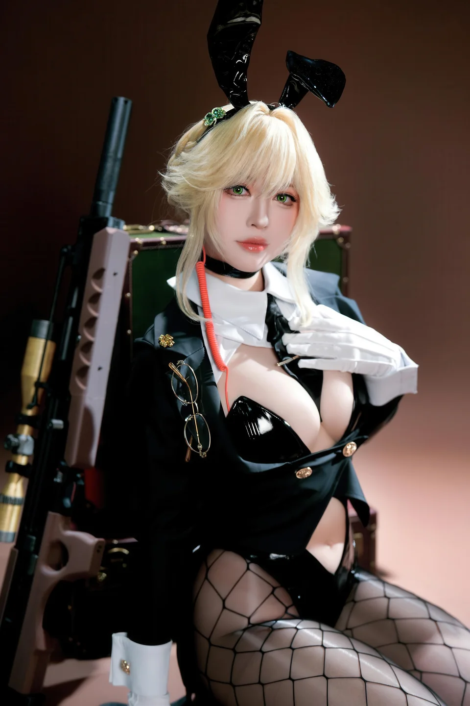 半半子_No095_Nikke：胜利女神_爱德兔女郎_愛德ェントバニー_62P,1V_436MB tg@simisebaisi 【丝足阁】005.webp